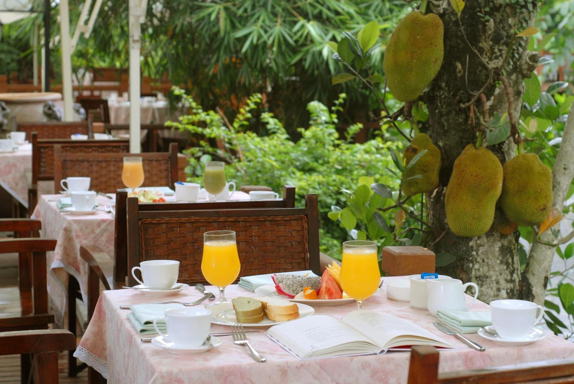 Narada Resort & Spa Qixian Mount Baoting Restaurant photo